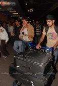 Lara Dutta, Ritesh Deshmukh, Vivek Oberoi airport pics as they leave for IIFA Colombo - inditop.com16