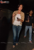 Lara Dutta, Ritesh Deshmukh, Vivek Oberoi airport pics as they leave for IIFA Colombo - inditop.com6