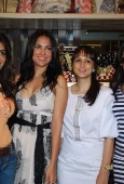 Lara Dutta, Twinkle, Sophie, Mallaika, Shenaz Treasurywala, Bobby Deol at Araish event - inditop.com 4