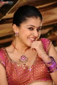 Photoshoot of Telugu Heroine Tapasee - inditop.com32