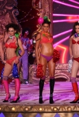 Models at Triumph Lingerie show - inditop.com 8