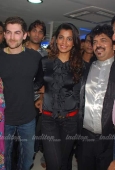 Mugdha, Neil & Whole Jail Team at Shivas saloon launch 4