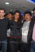 Mugdha, Neil & Whole Jail Team at Shivas saloon launch 5