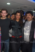 Mugdha, Neil & Whole Jail Team at Shivas saloon launch 6