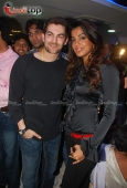 Mugdha, Neil & Whole Jail Team at Shivas saloon launch 8