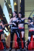 Performance pics of Deepika, Ria, Neha, Koina, Sophie at Sahara Sports Awards inditop.com  