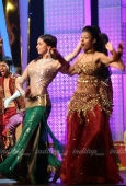 Performance pics of Deepika, Ria, Neha, Koina, Sophie at Sahara Sports Awards inditop.com  50