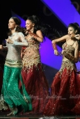 Performance pics of Deepika, Ria, Neha, Koina, Sophie at Sahara Sports Awards inditop.com  58