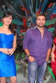 Radio team with Hot Shenaz Treasurywala & Roshni Chopra on the sets of Comedy Circus inditop.com  12