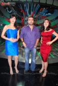 Radio team with Hot Shenaz Treasurywala & Roshni Chopra on the sets of Comedy Circus inditop.com  5