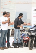 Ranbir Kapoor Flags off Bigadda Yamaha India bike Rally - inditop.com 4