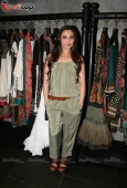 Rani Mukherjee launches Sabyasachi store - inditop.com14