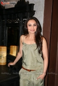 Rani Mukherjee launches Sabyasachi store - inditop.com20