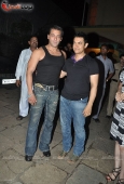 Salman Khan & Zarine at Aamir Khan Bollywood bash for Gustavo Santaolalla - inditop.com10