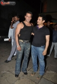 Salman Khan & Zarine at Aamir Khan Bollywood bash for Gustavo Santaolalla - inditop.com12