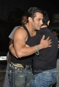 Salman Khan & Zarine at Aamir Khan Bollywood bash for Gustavo Santaolalla - inditop.com15