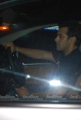 Salman Khan & malaika arora khan at Dabang pre film bash at Aurus - inditop.com 12