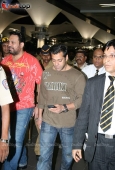 Salman Khan back in Mumbai From IIFA - inditop.com1