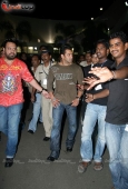 Salman Khan back in Mumbai From IIFA - inditop.com10