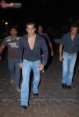 Salman Khan, Lara Dutta and Darsheel walk the ramp for Guru brand 