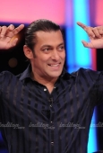 Salman goes Topless for Do Knot Disturb inditop.com exclusive 3