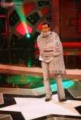 Salman khan on location of Sa Re Ga Ma - inditop.com13