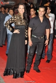 Salman, Sonakshi, Dia, Bipasha & Lots of Other Celebs at Dabangg premiere - inditop.com14