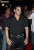 Salman, Sonakshi, Dia, Bipasha & Lots of Other Celebs at Dabangg premiere - inditop.com92