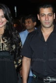 Salman, Sonakshi, Dia, Bipasha & Lots of Other Celebs at Dabangg premiere - inditop.com95