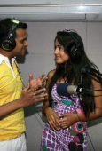 Sameera Reddy with Sidharth Kannan at Meow Fm station - inditop.com  4