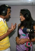 Sameera Reddy with Sidharth Kannan at Meow Fm station - inditop.com  5