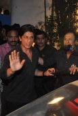 Shahrukh Khan and Arjun rampal at Daboo Ratnani calendar launch at Olive - inditop.com 16