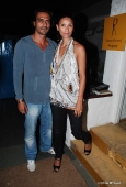 Shahrukh Khan and Arjun rampal at Daboo Ratnani calendar launch at Olive - inditop.com 17