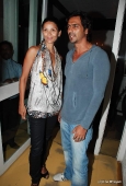 Shahrukh Khan and Arjun rampal at Daboo Ratnani calendar launch at Olive - inditop.com 18