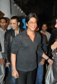 Shahrukh Khan and Arjun rampal at Daboo Ratnani calendar launch at Olive - inditop.com 2