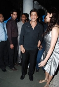 Shahrukh Khan and Arjun rampal at Daboo Ratnani calendar launch at Olive - inditop.com 23