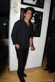 Shahrukh Khan and Arjun rampal at Daboo Ratnani calendar launch at Olive - inditop.com 30