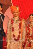 Shahrukh Khan, Gauri, Juhi, Hema, Abhishek at Saurabh Dhoot and Radhika Singal wedding - inditop.com 27