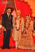 Shahrukh Khan, Gauri, Juhi, Hema, Abhishek at Saurabh Dhoot and Radhika Singal wedding - inditop.com 29