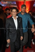 Shahrukh Khan, Gauri, Juhi, Hema, Abhishek at Saurabh Dhoot and Radhika Singal wedding - inditop.com 9