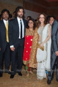 Shahrukh Khan, Hrithik Roshan & Govinda with there wifes at Shilpa Shetty & Raj Kundra wedding reception -  inditop.com 6