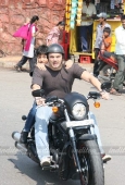 Sohail Khan with his son at Harley Davidson rally - inditop.com  12