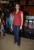 Sonali Bendre, Gayatri Joshi at Vicky Cristina Barcelona film premiere 5