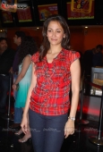 Sonali Bendre, Gayatri Joshi at Vicky Cristina Barcelona film premiere 7