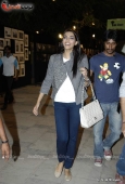 Sonam Kapoor at Kala Ghoda festival - inditop.com 10