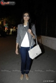 Sonam Kapoor at Kala Ghoda festival - inditop.com 18