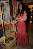 Vidya Balan and Tabu at Priyadarshi Rao and Uttam Ghosh fashion preview 14