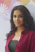 Vidya Balan graces Elle Carnival for Breast Cancer Awareness -  inditop.com 7