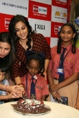 Vidya Balan on occasion of Children day at Big Fm station - inditop.com  8