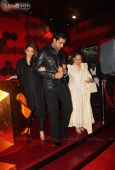 Aishwariya, BigB & Abhishek at Shabana Azmi 60th birthday bash in Juhu - inditop.com13